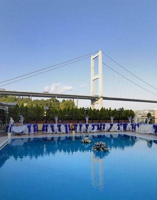 Ancak düğün organizasyonları nedeniyle havuz 16:00'da kapanıyor