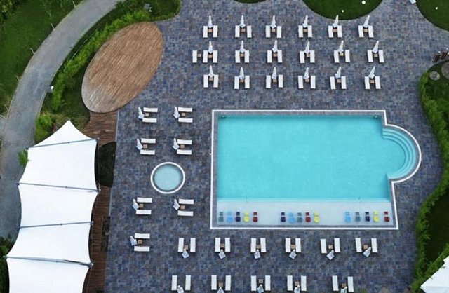 Hafta için kadınların girişi 50 TL iken erkeklerin girişi 70 TL; hafta sonu fiyat iki taraf için de 90 TL -