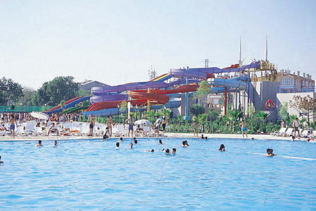 Büyükçekmece'de Aqua Marine de Aqua Clup Dolphin gibi.