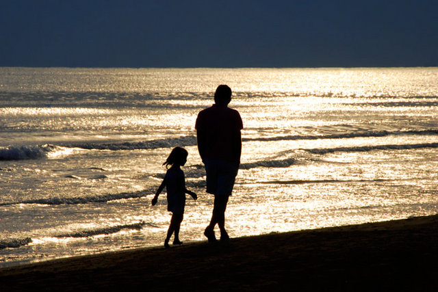 Unforgettable - Her ne kadar bir aşk şarkısı olsa da Nat - King Cole ve kızı Natalie Cole'un düeti - sayesinde bu şarkı pek ala en iyi baba-kız - şarkısı olabilir!