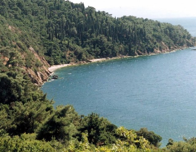 Binbaşı Mesire Yeri: Ulaşım: Kemerburgaz ile Bahçeköy'ü birbirine bağlayan yol üzerindedir.
