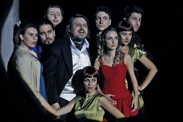 22 Haziran Cuma, Enka Eşref Denizhan Açıkhava Tiyatrosu'nda; saat 21.15'te, Greg Kotis'in yazdığı, Mark Hollmann'ın müziklerini icra ettiği ünlü Broadway müzikali "Sidikli Kasabası". Giriş: 18 TL. Tel: (212 705 60 00)