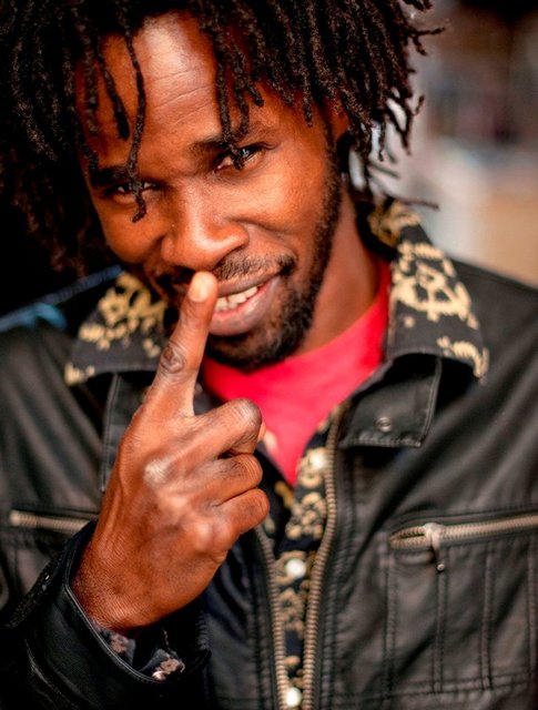 23 Haziran Cumartesi, Fransız Kültür Merkezi Bahçesi'nde; saat 20.30'da, Kongo asıllı reggae müzisyeni Enzo Ikah. Giriş: Ücretsiz. Tel: (212 393 81 11) -