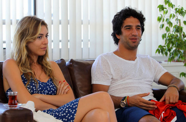 Sinem ile de konuşuyorum ve bu durumları değerlendiriyoruz. Biz ne magazin haberleri atlattık