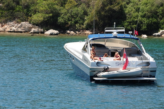BİLGÜN SAZAK, YASEMİN ALOĞLU, ZEYNEP ÇARMIKLI 