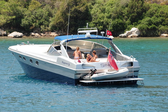 BİLGÜN SAZAK, YASEMİN ALOĞLU, ZEYNEP ÇARMIKLI 