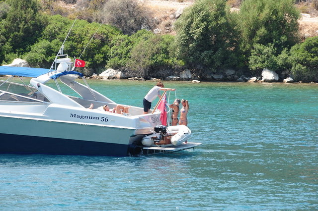 BİLGÜN SAZAK, YASEMİN ALOĞLU, ZEYNEP ÇARMIKLI 