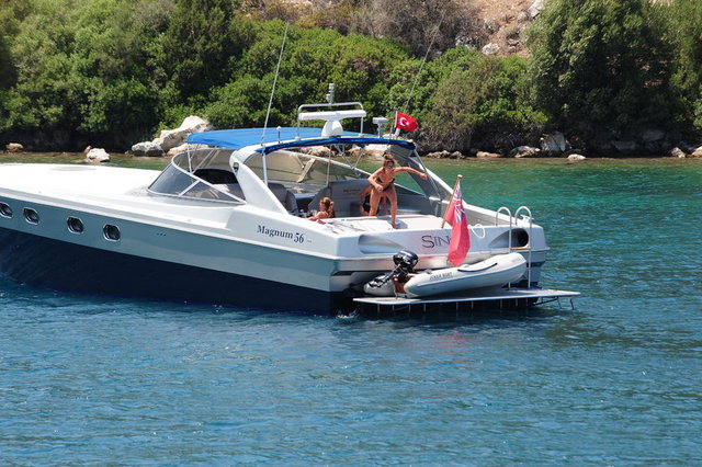 BİLGÜN SAZAK, YASEMİN ALOĞLU, ZEYNEP ÇARMIKLI 