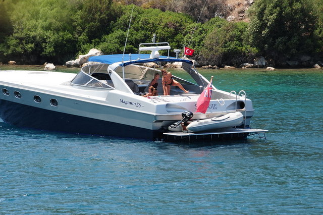 BİLGÜN SAZAK, YASEMİN ALOĞLU, ZEYNEP ÇARMIKLI 