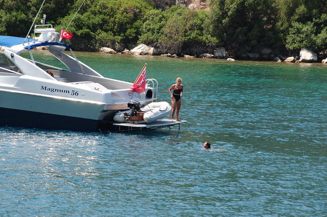 BİLGÜN SAZAK, YASEMİN ALOĞLU, ZEYNEP ÇARMIKLI 
