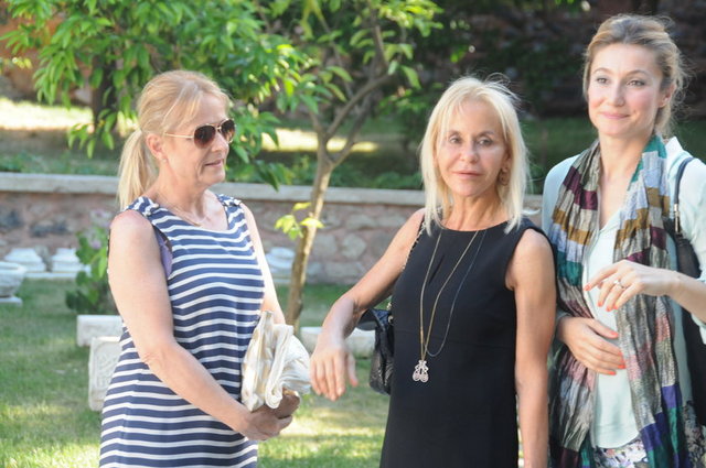 CAROLE HAKKO, SELDA CERRAHOĞLU, ZUHAL PİRİNÇCİOĞLU