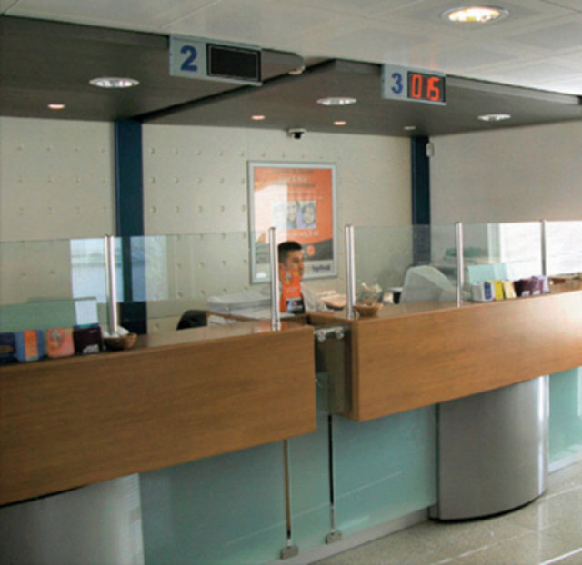 Bireyler, bankalar, sigorta, seyahat ve taşıma işletmeleri gibi şirketler tarafından önceden hazırlanan soyut ve tek yanlı sözleşmelere karşı korunacak. -