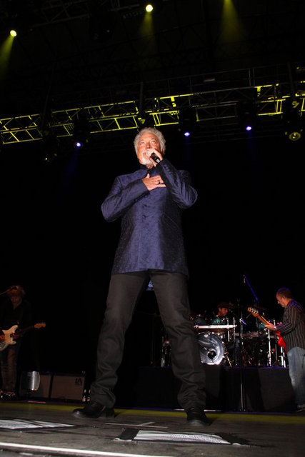 TOM JONES