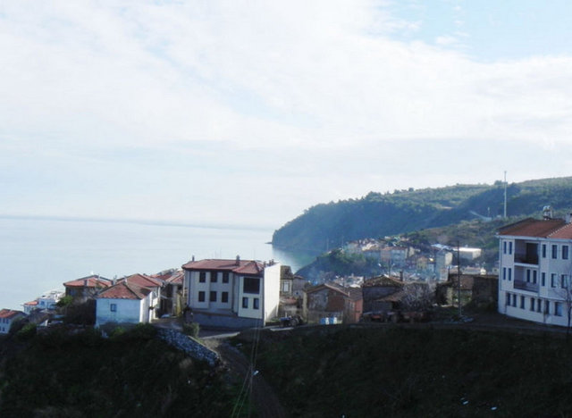 Bu güzel sahil şeridinin tarihi evlerini de görmeden geçmeyin...