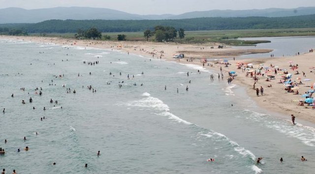 NEREDE KALINIR? - kısıtlı yaz döneminden yararlanmak için "ev pansiyonculuğu" yaygın olarak İğneada'da yapılıyor. Bölgede kalınacak oteller de var.