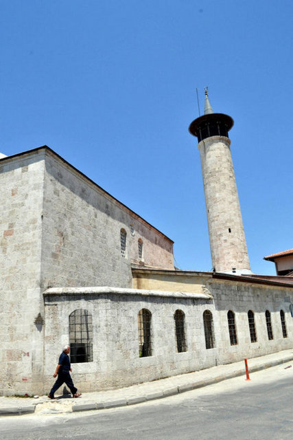 Evliya Çelebi'ye göre, Habib Neccar, İsa Peygamber zamanında yaşamış ve Ona iman etmiş İsa gibi mucizeler göstermiş, daha sonra da - puta tapanlar tarafından başı kesilerek öldürülmüştür.