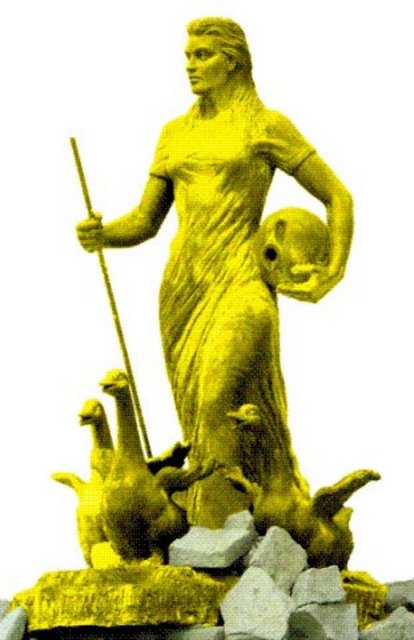 Ancak bu sırrı babası tarafından öğrenilen Sarı Kız, orada ölür. Baba da bunun üzerine çok üzülür köye geri dönmek için yola çıkar. Ve o da ölür. - Sarıkız'ın mezarı Sarıkız tepesindedir. Bu gömü Türkmenler'ce kutsal sayılmaktadır.  - Her yıl eylül ayında ziyaret edilmektedir.