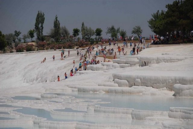 DENİZLİ- PAMUKKALE: Çökelez Dağı'nda yaşayan fakir oduncu bir aile varmış. Bu ailenin de bir kızı varmış.  -