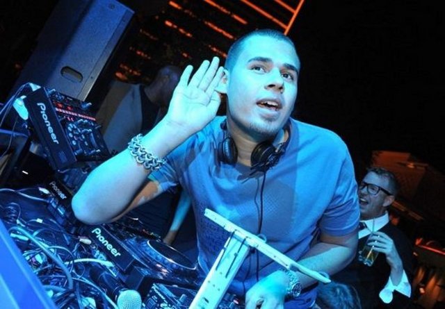 7 Temmuz Cumartesi, Küçükçiftlik Park'ta; saat 18.00'den sonra Beyond Sound presents Godskitchen Fusion: Afrojack - Fedde Le Grand, BeeGee ve Doğuş Çabakçor. Giriş: 133, 89 TL. Tel: (212 231 30 45)