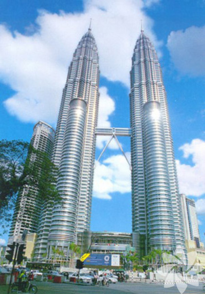 Petronas Towers - Malezya - 451 metre 
