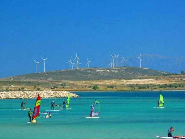 ALAÇATI: - Kendinizi bir İspanyol kasabasında veya Akdeniz ülkelerinde herhangi bir sokakta gibi hissedebileceğiniz bir yer Alaçatı. -