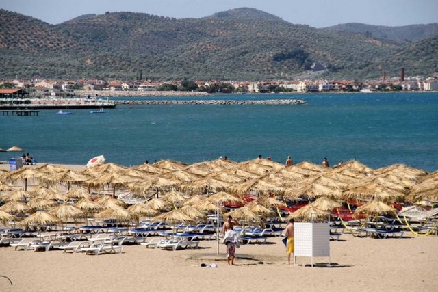 Sahilleri ise tertemiz, denizi mis gibi...