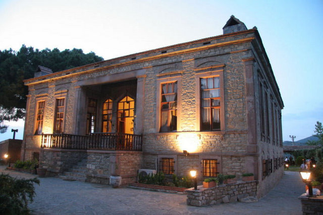 Tarihi ve mimari dokusuyla görülmeye değerdir -