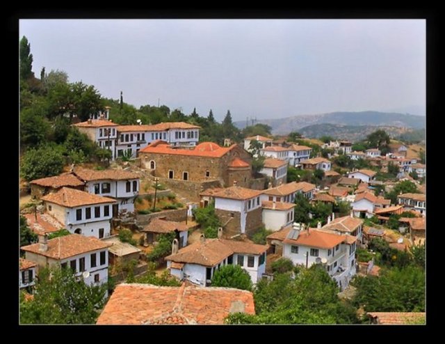 Ayrıca ev şarabı bulabileceğiniz de bir yerdir -