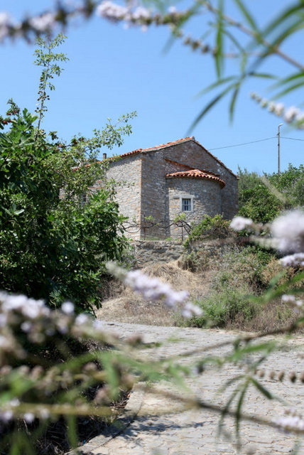 Burada konaklama diğer tatil yörelerindeki benzer tesislere kıyasla oldukça uygun.