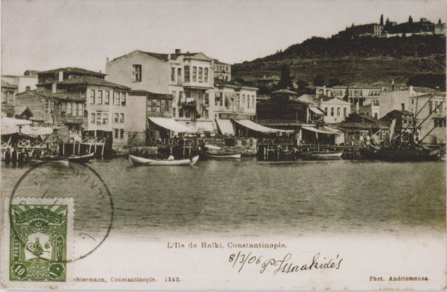 Heybeliada İnönü Evi Müzesi; 31 Ekim'e kadar 19. yüzyılın sonlarından 20. yüzyılın ortalarına Heybeliada Adalar Müzesi, "Halki'den Yansımalar… Kartpostallarda Ada Sergisi"ne ev sahipliği yapacak. Adres: Refah Şehitleri Cad. No:67 Heybeliada / İstanbul