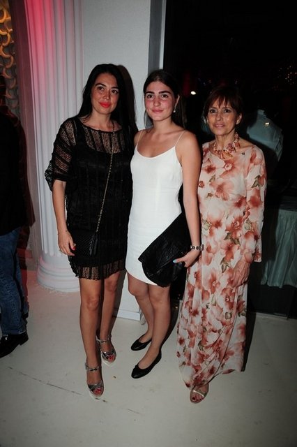 MÜGE CANMUTLU