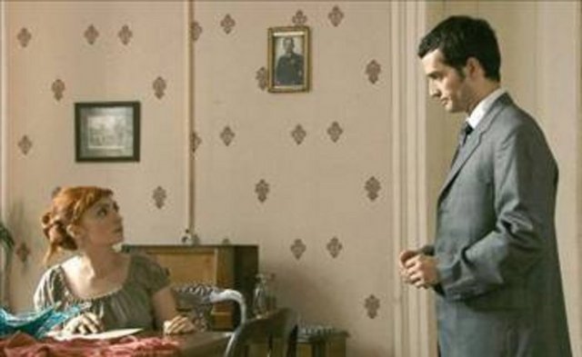 Tülek, Twitter'daki iletisine işine son verildiği haberinin kendisini yayına 5 dakika kala verildiğini de yazdı.