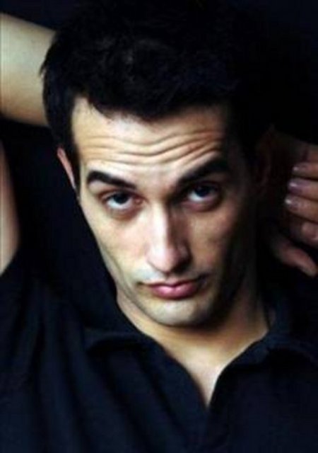 Tülek, dizide canlandırdığı eşcinsel karakter yüzünden TRT'deki çocuk programında sunuculuk görevine son verildiğini ileri sürdü.