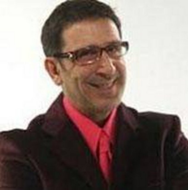 Özer'in beyin damarlarında daralma olduğu ortaya çıktı. Aktör bir süre tedavi altında tutuldu.