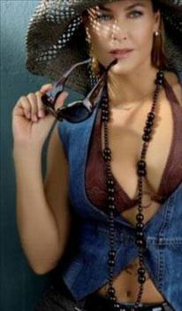 İnanır fünyenin orada şişkinlik yaptığını söyleyerek yerini değiştirdi ve kalbinden uzaklaştırdı. Fünye Avşar'ın kalbinden uzaklaştırıldı. Çekim sırasında fünye patlayınca Avşar kanlar içinde kaldı. İnanır, Avşar'ı kucakladığı gibi hastaneye götürdü.