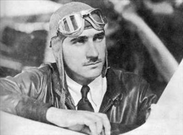 Her ne kadar gösteri pilotları her zaman yaşamla ölüm arasında bir noktada olsalar da Mantz, şampiyonlukları bulunan bir gösteri ve yarış pilotu olarak kariyerini uzun yıllar boyunca sürdürmüştü. Ölümü 1965 yılında, "The Flight of the Phoenix" filminin çekimleri sırasında gerçekleşti. Filmdeki bir sahne için alçak bir uçuş gerçekleştirmesi gereken Mantz, küçük bir tepeciğe çarparak uçağın kontrolünü kaybetti. Uçağı kurtamaya çalıştı fakat uçak ikiye ayrılarak yere saplandı. Paul Mantz oracıkta can verdi.