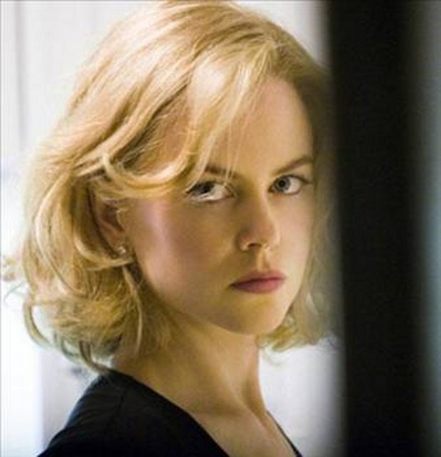 Güzel yıldız Nicole Kidman, Invasion filminin setinde trafik kazası geçirdi.