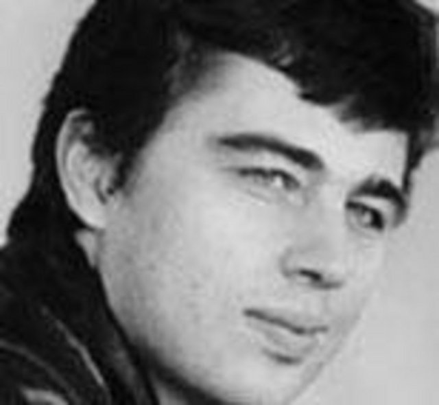 Ünlü yönetmen Sergei Bodrov'un kendisiyle aynı adı taşıyan aktör ve yönetmen oğlu Sergei Bodrov Jr, ise film setinde hayatını kaybetti.