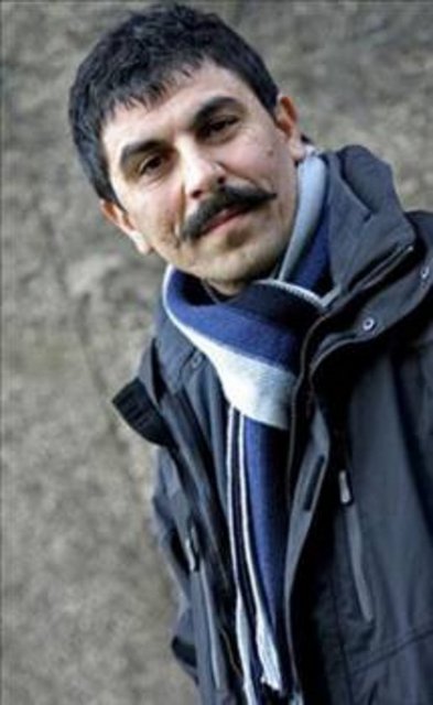 İzlediği diziyle gerçek hayatı birbirine karıştıran fanatiklerle Kurtlar Vadisi'nde bir süre oynayan Safa Zengin de karşılaştı.