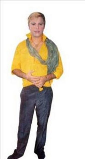 Bu sahnelere önce itiraz eden, yapımcısının ısrarı üzerine ikna olan Alişan, öncelikle ailesinin tepkisi yüzünden zor durumda kaldığını belirtti.