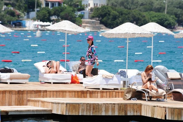SİTARE AKDİLEK 