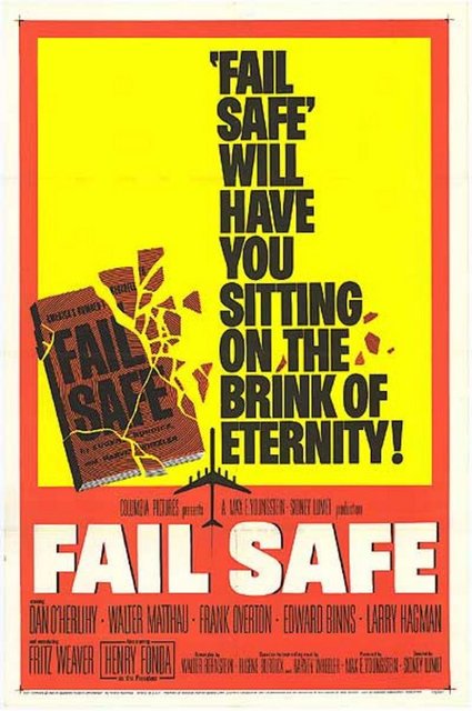 10-Fail-Safe (1964): Soğuk Savaş'ın orta yerinde nükleer kıyım ve atom bombası korkularını ABD'ye çeviren bir 'hedef' hatasının adresi. Sidney Lumet'in gözünden hiciv yüklü bir politik-dram. Dingin, soğukkanlı ama sert...