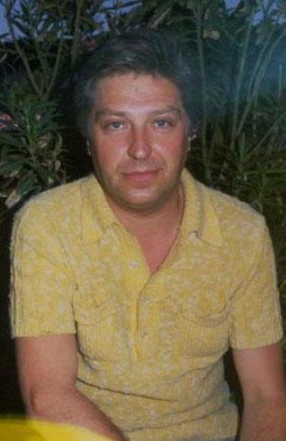 Genellikle filmin 'esas kızını' aşık olduğu sevgilisinden ya da eşinden ayıran güzel gözlerini ve bebek yüzünü kullanarak kötülük yapan salon erkeği rollerinde kamera karşısına geçti. Seks filmleri furyasının başladığı dönemde sinemayı bıraktı. 1997 yılında geçirdiği bir trafik kazasında yaşamını kaybetti.