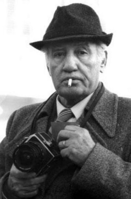 O da geçirdiği bir trafik kazası sonucunda yaşama veda etti.