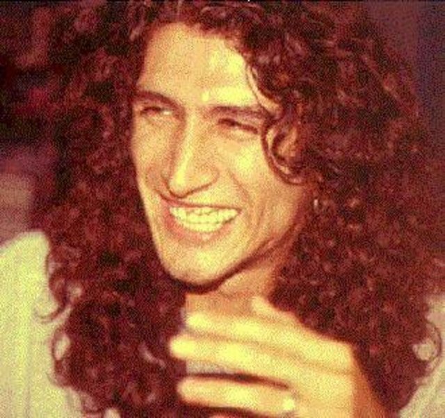 1998 yılının başında doğum gününden kısa bir süre sonra geçirdiği bir trafik kazası sonucu yaşamını yitirdi. Semiz öldüğünde 29 yaşındaydı.