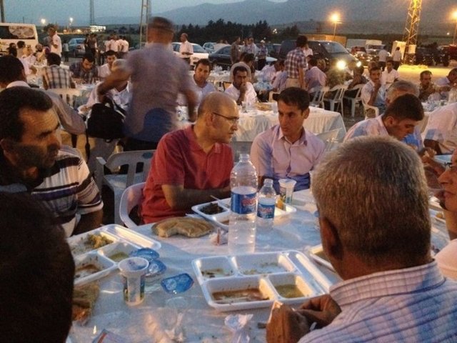 "İftar sonrası hemşehrilerle sohbet ve gün batımından sonra renkler hala canlı hala eşsiz güzellikte"