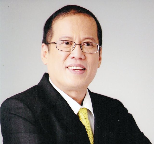 Benigno Aquino  Filipinler Devlet Başkanı    - @noynoyaquino  2.861,281  -