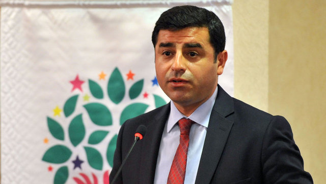 Selahattin Demirtaş HDP Eş Başkanı   - @hdpdemirtas   - 1.088,570 -