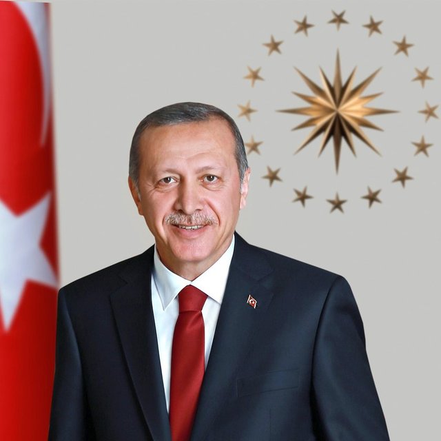 Recep Tayyip Erdoğan  Türkiye Cumhuriyeti Cumhurbaşkanı  - @RT_Erdogan 7.090,680