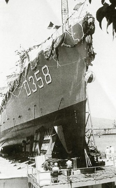 Cumhuriyet'in ilanının ardından bir Türk tersanesinde sıfırdan inşa edilen ilk gemi 1935'te denize indirilen Gölcük tankeri oldu. Deniz Kuvvetleri için Gölcük Tersanesi'nde inşa edilen tanker, 16 ayda inşa edildi ve 750 ton taşıma kapasitesine sahipti. Gölcük'ün planlarını Almanya'da gemi mühendisliği eğitimi alan Deniz Yüzbaşı Ata Nutku çizdi. İnşasından da sorumluydu. Bir bakım ve tamir tersanesi olan Gölcük'te sıfırdan gemi inşasına direniş vardı. -